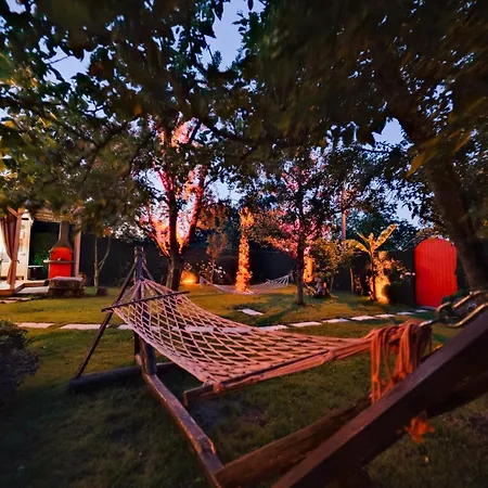 Muhafazakar,havuzlu,muestakil Bahceli 12-16 Kisilik Villa *