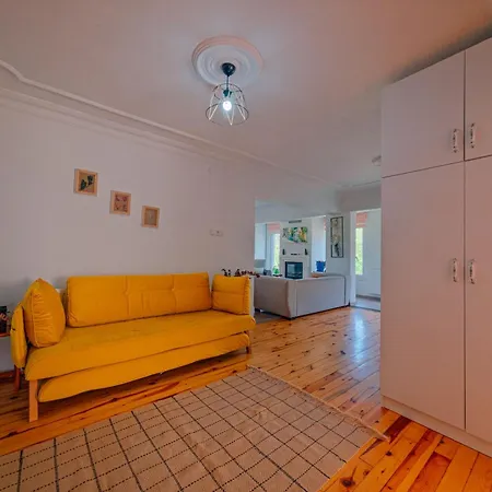 Villa Muhafazakar,havuzlu,muestakil Bahceli 12-16 Kisilik